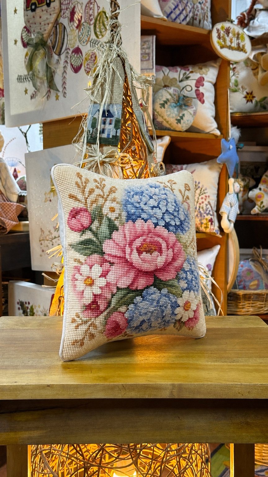Cojín floral para bordar